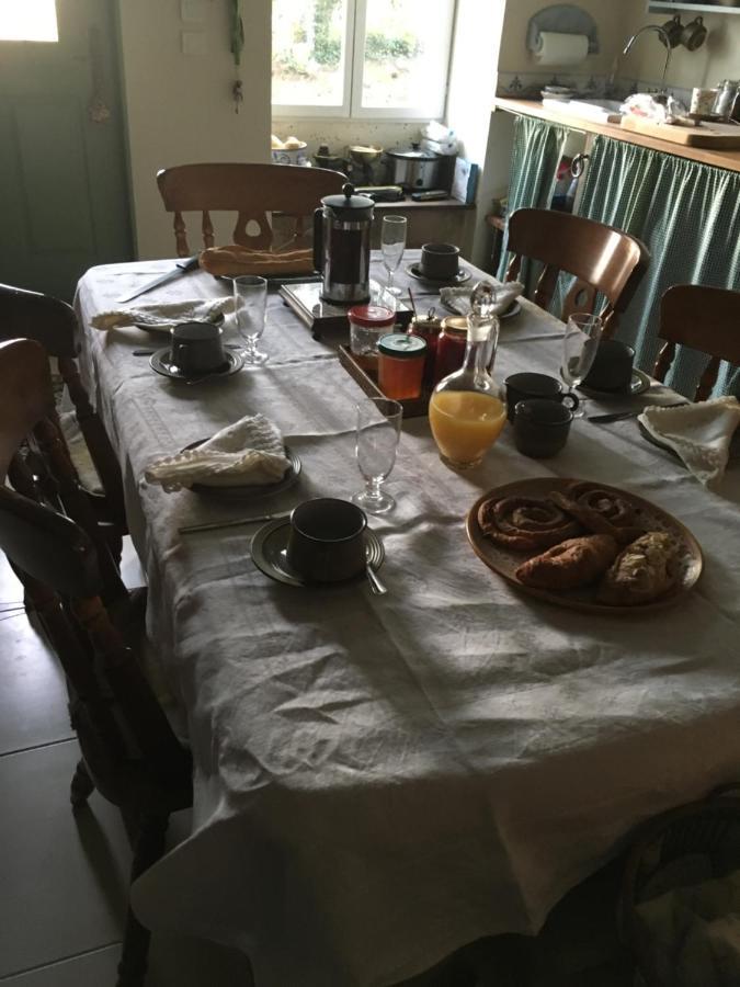 Bed and Breakfast Le Petit Grange Le Lindois Exterior foto